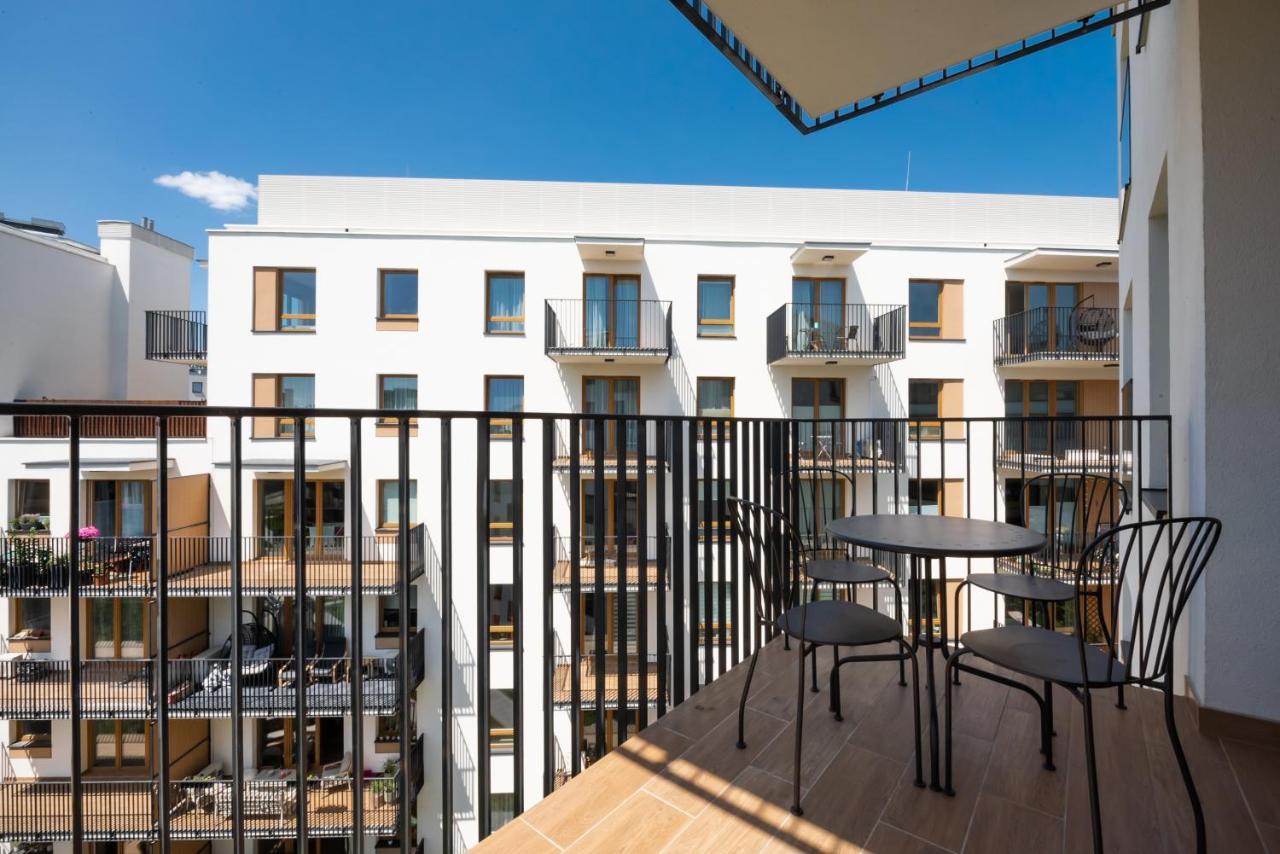 Wola Skwer Happy Apartment Varsóvia Exterior foto